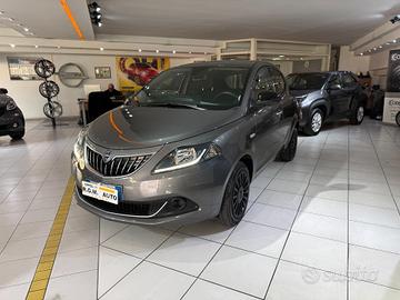 Lancia Ypsilon 1.0 FireFly 5 porte S&S Hybrid Silv