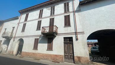 Casa indipendente con più appartamenti