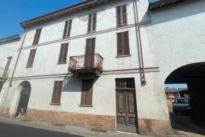 Casa indipendente con più appartamenti
