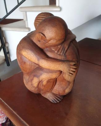 Statua degli amanti in legno esotico