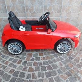 Auto giocattolo, modello Mercdes-Benz