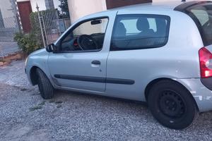 Clio Renault per neopatentato 