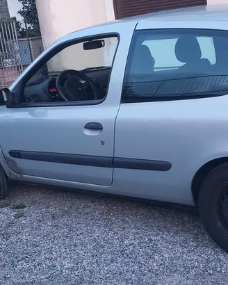 Clio Renault per neopatentato 