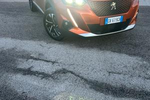 Peugeot e-2008 elettrica unico proprietario