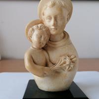 Statuetta soprammobile con angeli e mazzo di fiori