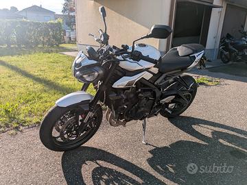 Triumph Street Triple 765 R 2023