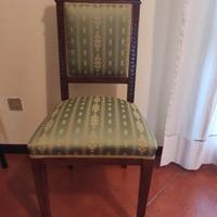 Sedia antica imbottita elegante 