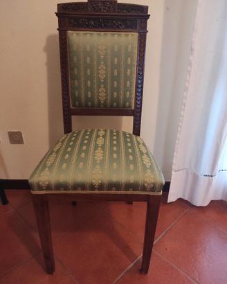 Sedia antica imbottita elegante 