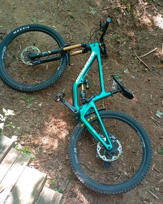 Nukeproof giga carbon S/M mullet 