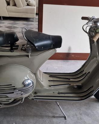 Piaggio Vespa 125 (VN) - 1957