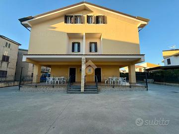 QUADRIFAMILIARE A SANTA MARIA DEL CEDRO