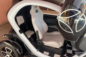 Twizy 80 momo design