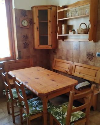 Cucina in legno di pino massello 