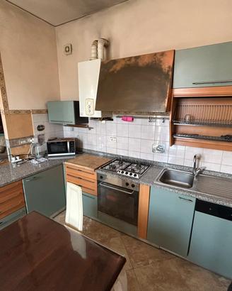 Cucina con top in granito