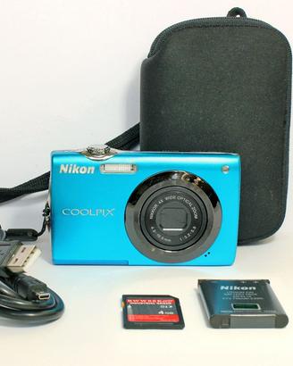 Nikon Coolpix S3000 fotocamera funzionante testata