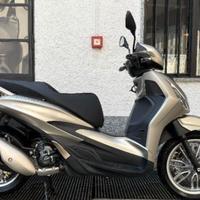 Beverly 300