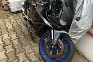 YAMAHA R3 2024 INCIDENTATA
