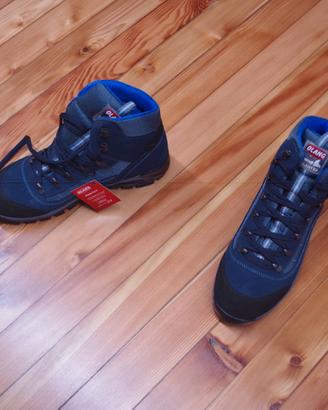 SCARPONI DA MONTAGNA NUOVI MAI USATI TAGLIA 43