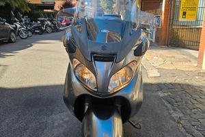 Suzuki Burgman 650   anno 2011 grigio con cambio r