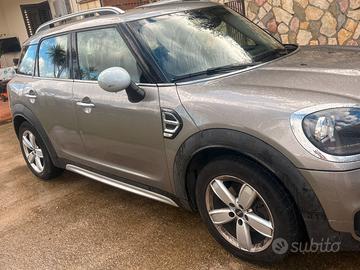 Mini Countryman 1.5 diesel automatica