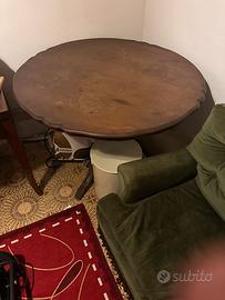 Tavolo in noce rotondo