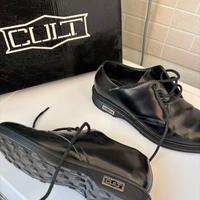 Si prpongono scarpe marca Cult nere donna