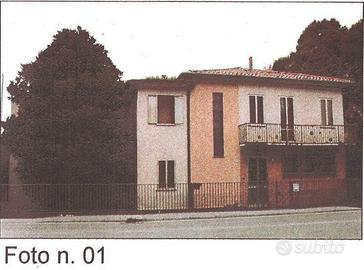 Terreno edificabile con villa