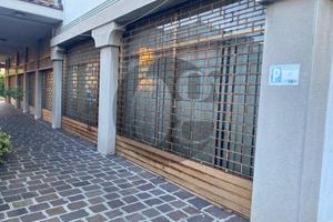 Immobile di 210 m² con 2 locali a Palazzolo sull'O