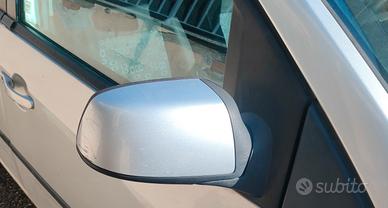 Ford fiesta mkV specchietto dx