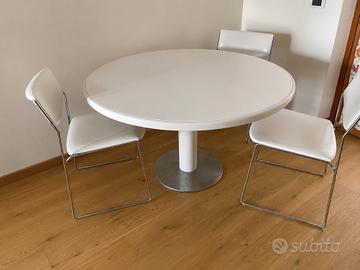 tavolo vintage fine anni 60 con quattro sedie