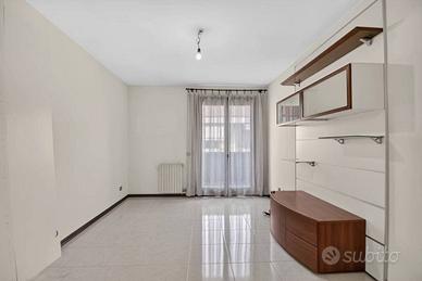 Appartamento di 95 m² con 5 locali e box auto a Sa