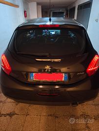 Peugeot 208 1.4 HDI 68 CV anno 2012
