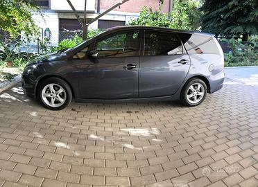 mitsubishi grandis 7 posti
