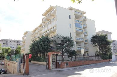 4 LOCALI A BRINDISI