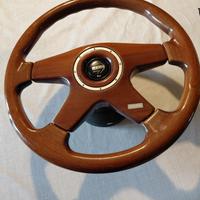 Volante in radica Momo