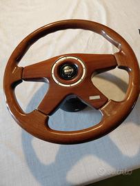 Volante in radica Momo