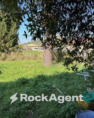 Villa di 380 m² con più di 5 locali e box auto a V
