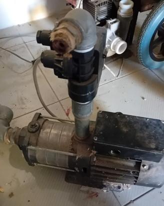 Pompe elettriche Grundfos con pressostati (Watts e