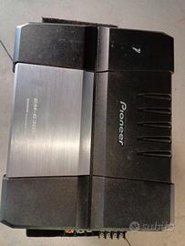 Amplificatore Pioneer per auto e subwoofer 
