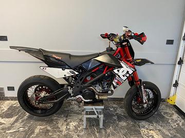 Aprilia SXV 550 V2 racing