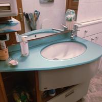 Mobile bagno in cristallo + specchio + mobiletto