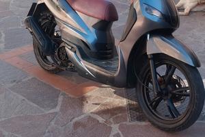 Peugeot tweet 125 