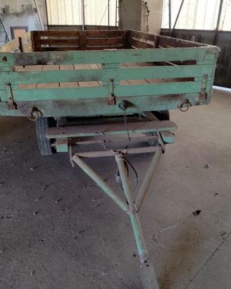 Carro agricolo con spondine
