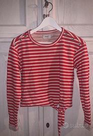 maglia a righe rosse e bianche