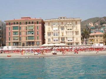 Varazze Appartamento - Palazzo d'epoca fronte mare