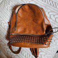 Zainetto Donna in Ecopelle Marrone con Borchie