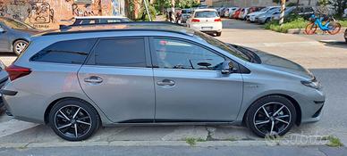 Buoni condizioni sempre stata coperta quatro gomme