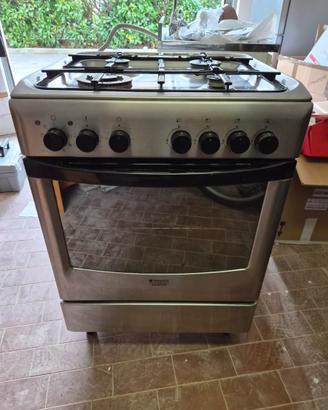 Cucina a gas e forno elettrico