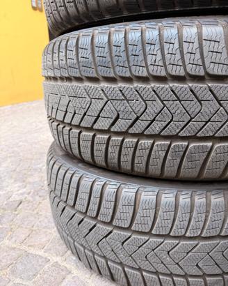 Pneumatici Pirelli Scorpion Winter Tesla  model Y