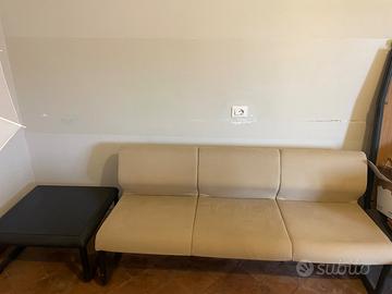 Divani e tavoli per sala d’attesa